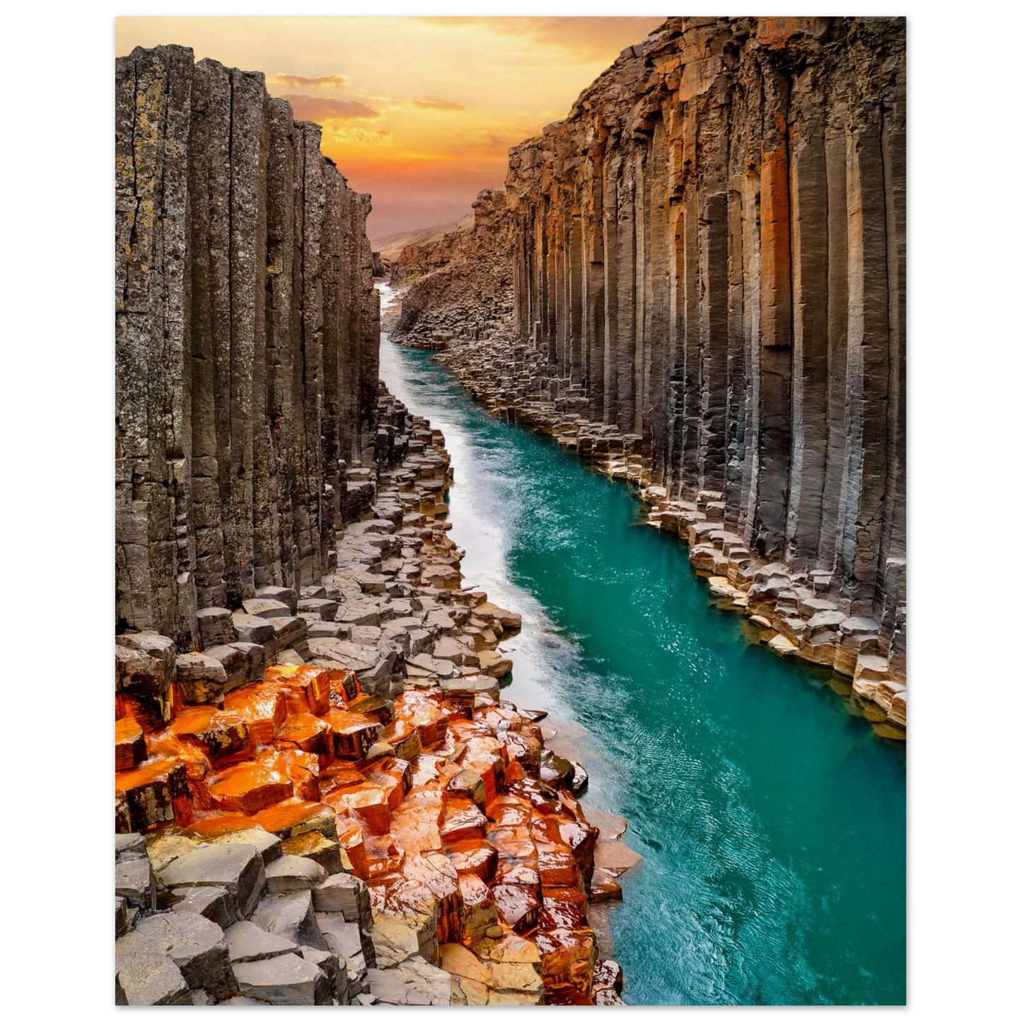 Iceland Rock Walls Poster 40x50 cm 16x20″ No Border